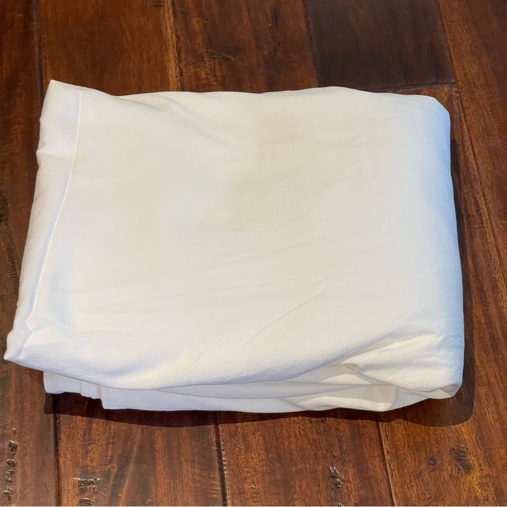 - Sferra queen flat sheet 100% Pima Cotton Color White